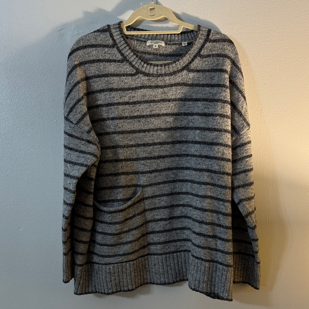Max Studio Gray Striped Women’s Sweater